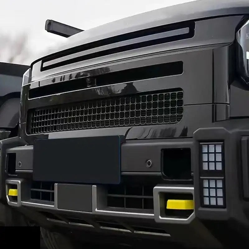 Off-road style grille