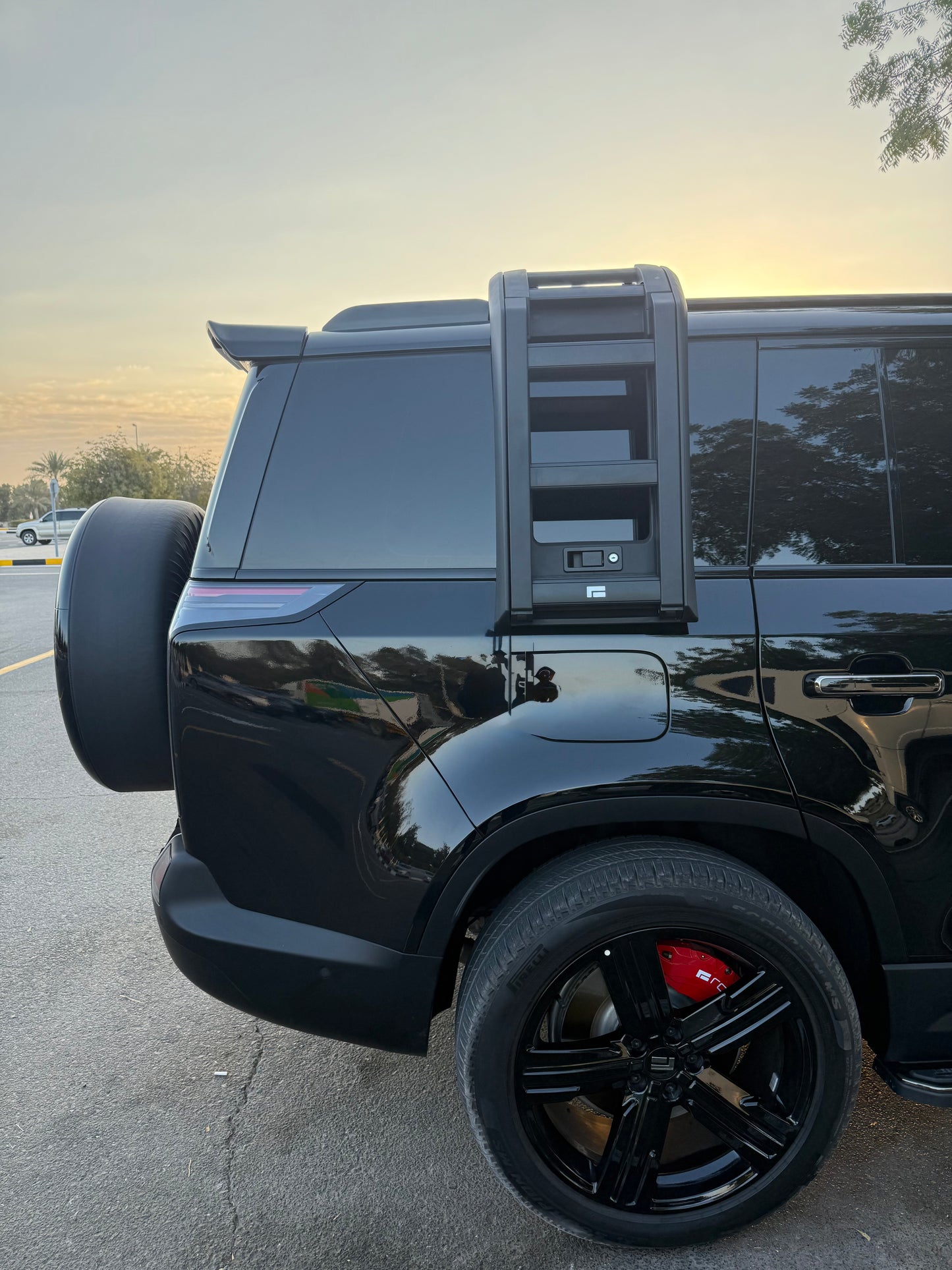 ROX 01 spoiler customized by Trendride