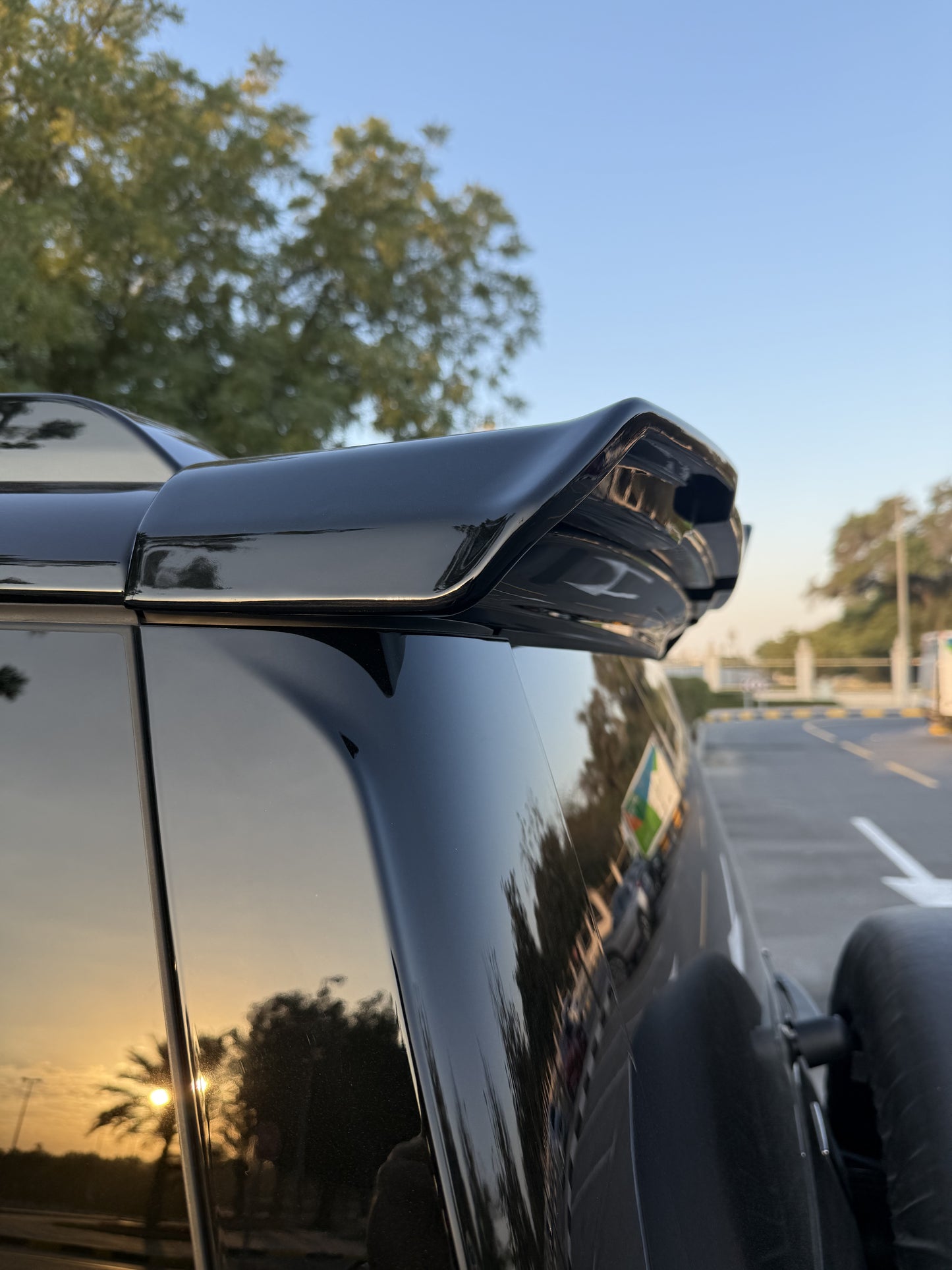 ROX 01 spoiler customized by Trendride